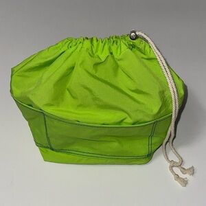 URBAN OUTFITTERS TRAVELING CAMERA BAG